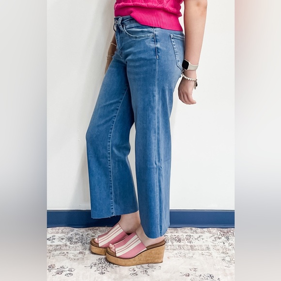 Vervet V3632 High Rise Super Soft Cropped Slim Fit Wide Leg Jeans Right Wash - Picture 5 of 7